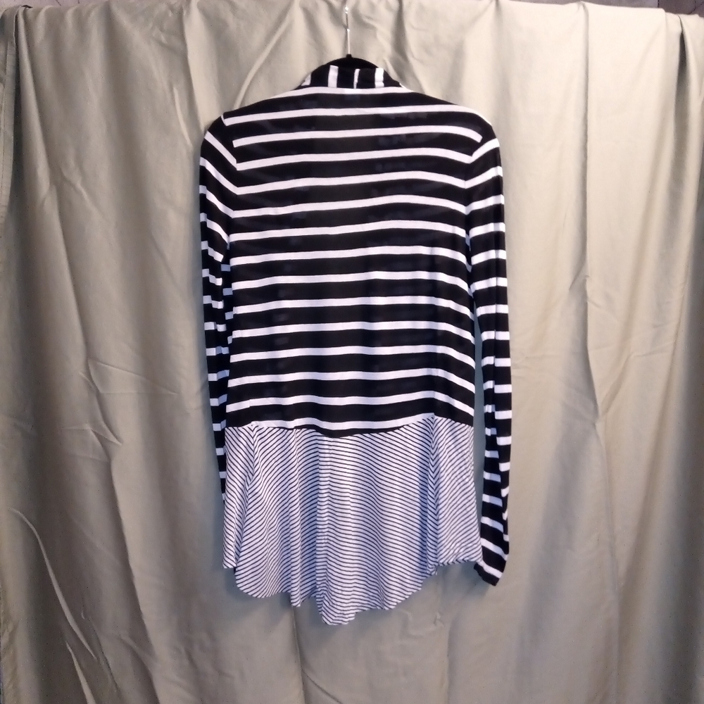 Cardigan - Picture 2 of 3